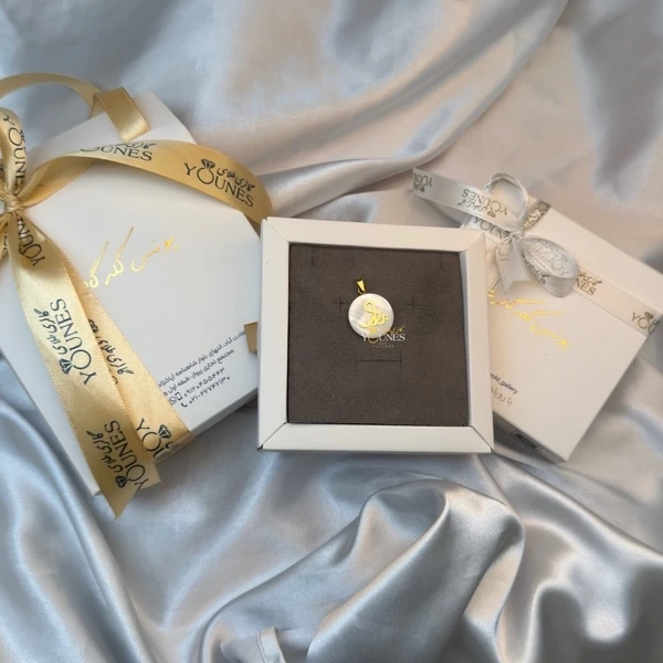 آویز طلای مادر سنگ صدفی